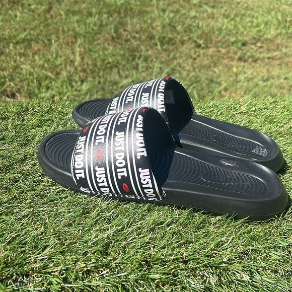 NIKE Victori One Slide Print ,Mens 9,Black White ,Beach Shower Sandals Slides main image 4